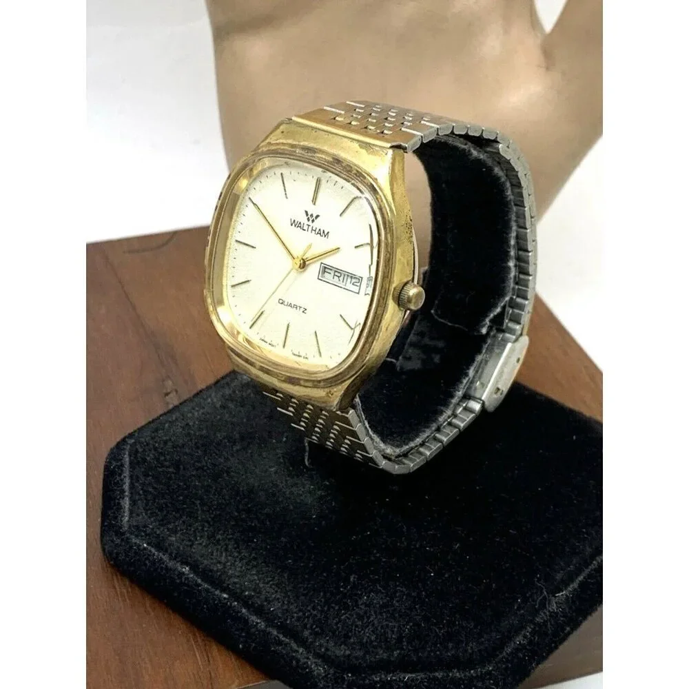 Waltham Mens Watch Vintage Quartz Silver Dial Day Date 33mm Gold Steel B…